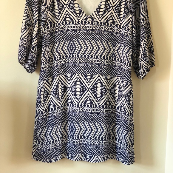 Blue & White Everly Patterned Shift Dress - Picture 4 of 4